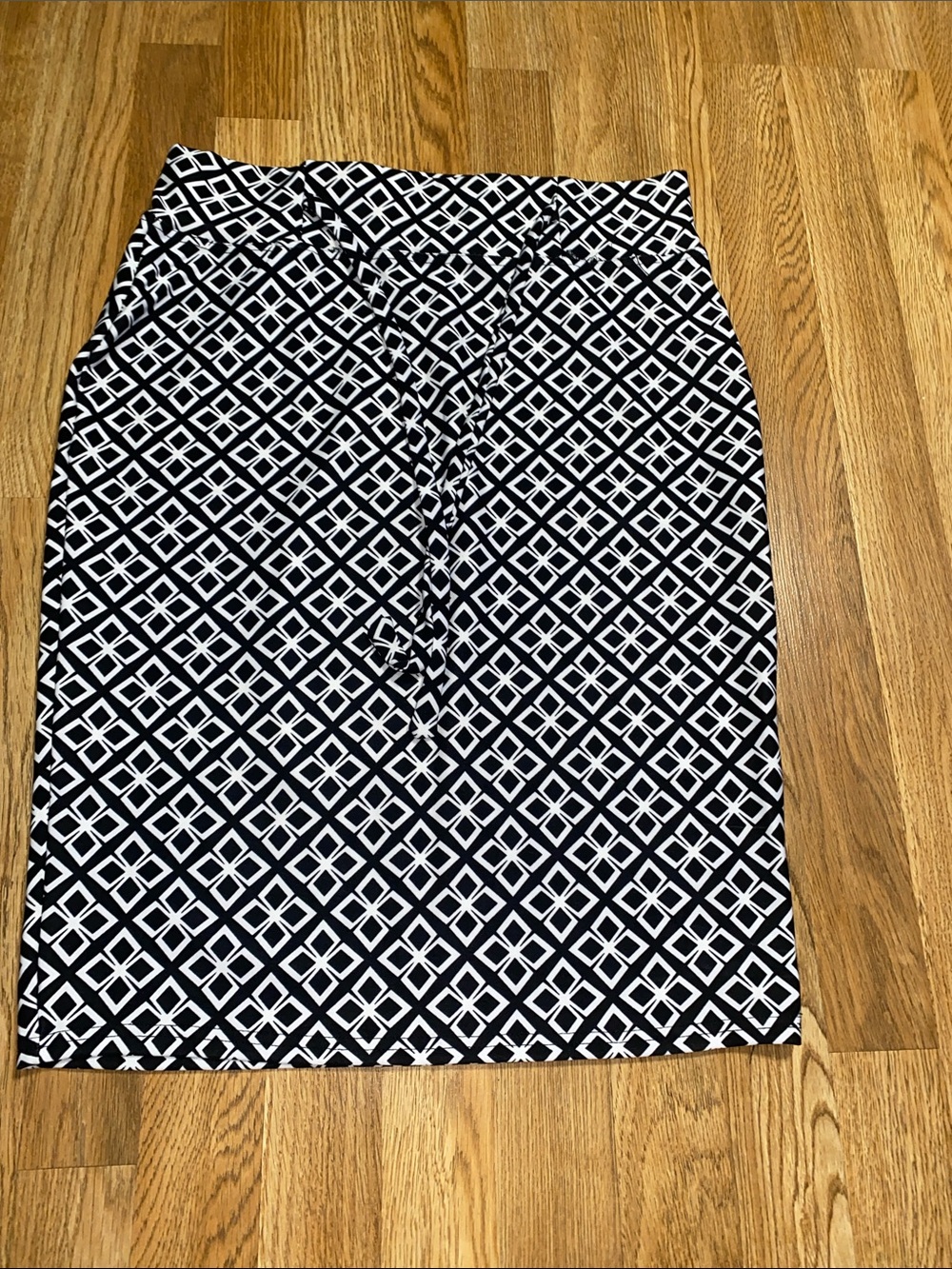 Black & White Geometric Pencil Skirt - Women